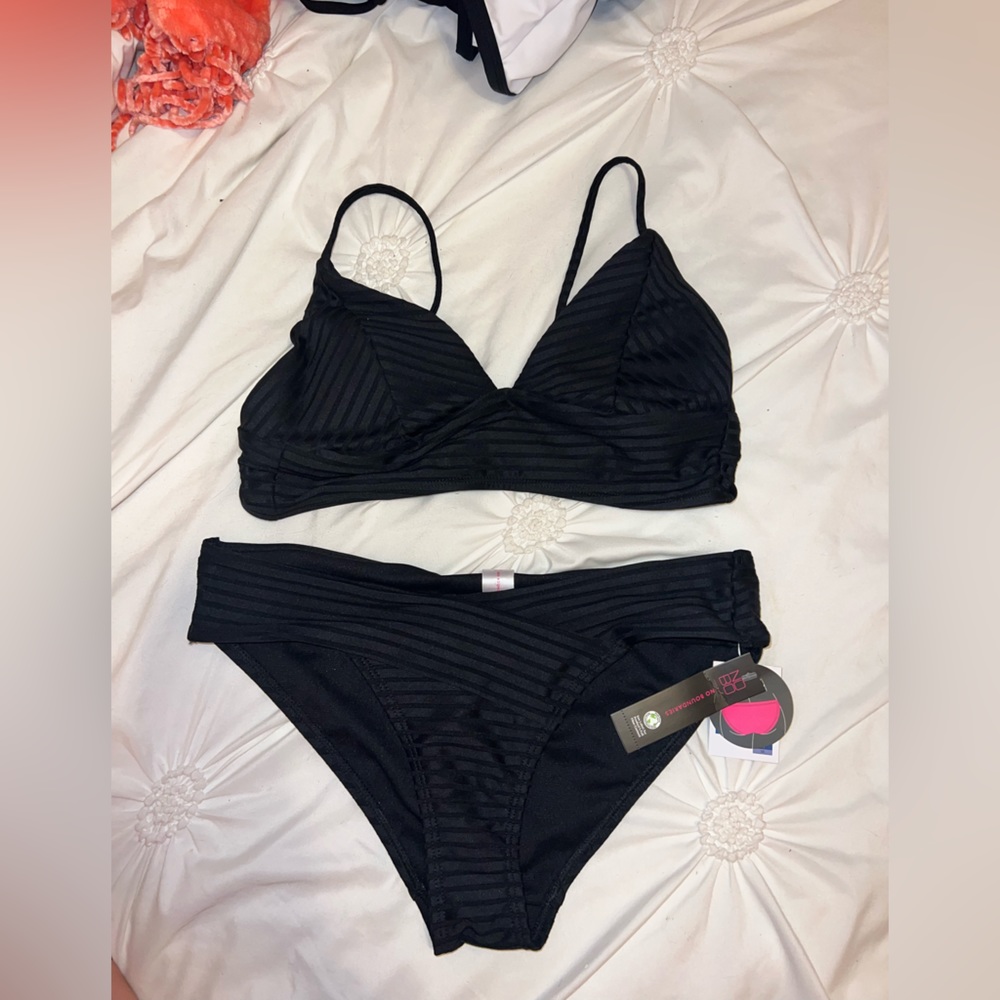 Black bikini